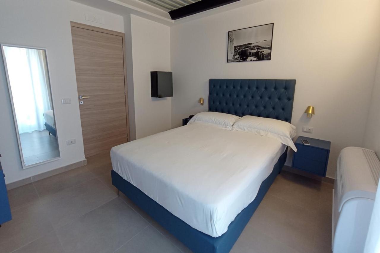 Boutique Hotel Palazzo Donna Iulia Поццуолі Екстер'єр фото