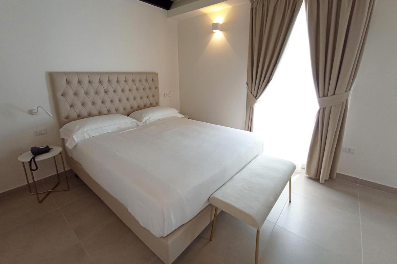 Boutique Hotel Palazzo Donna Iulia Поццуолі Екстер'єр фото